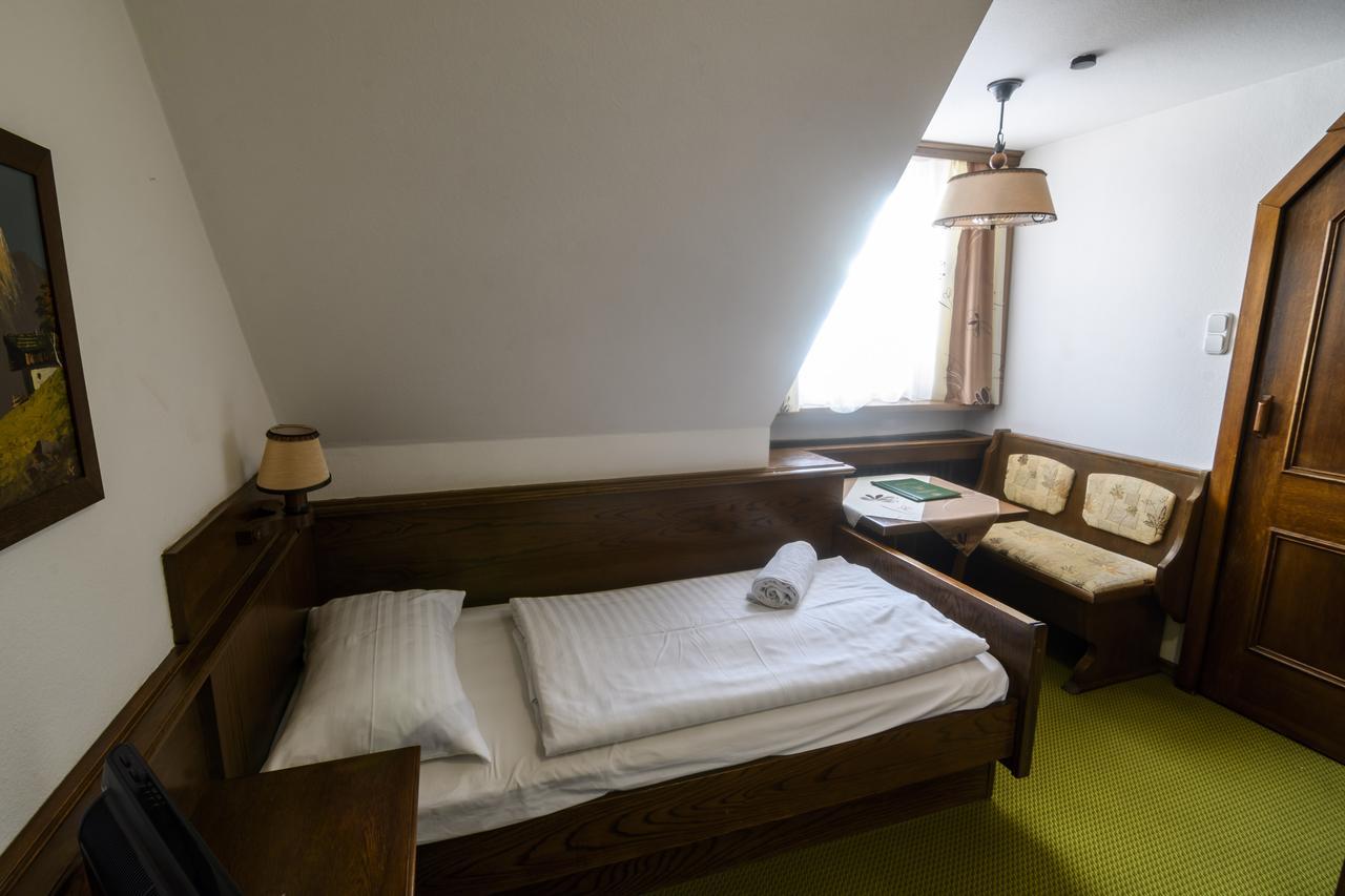 Gasthof Zum Jaegerwirt Hotell Mariazell Rum bild