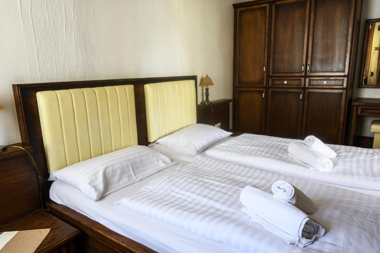 Gasthof Zum Jaegerwirt Hotell Mariazell Rum bild